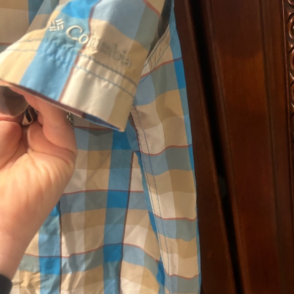 2 Very Nice Dress Shirts - Picture 6 of 6